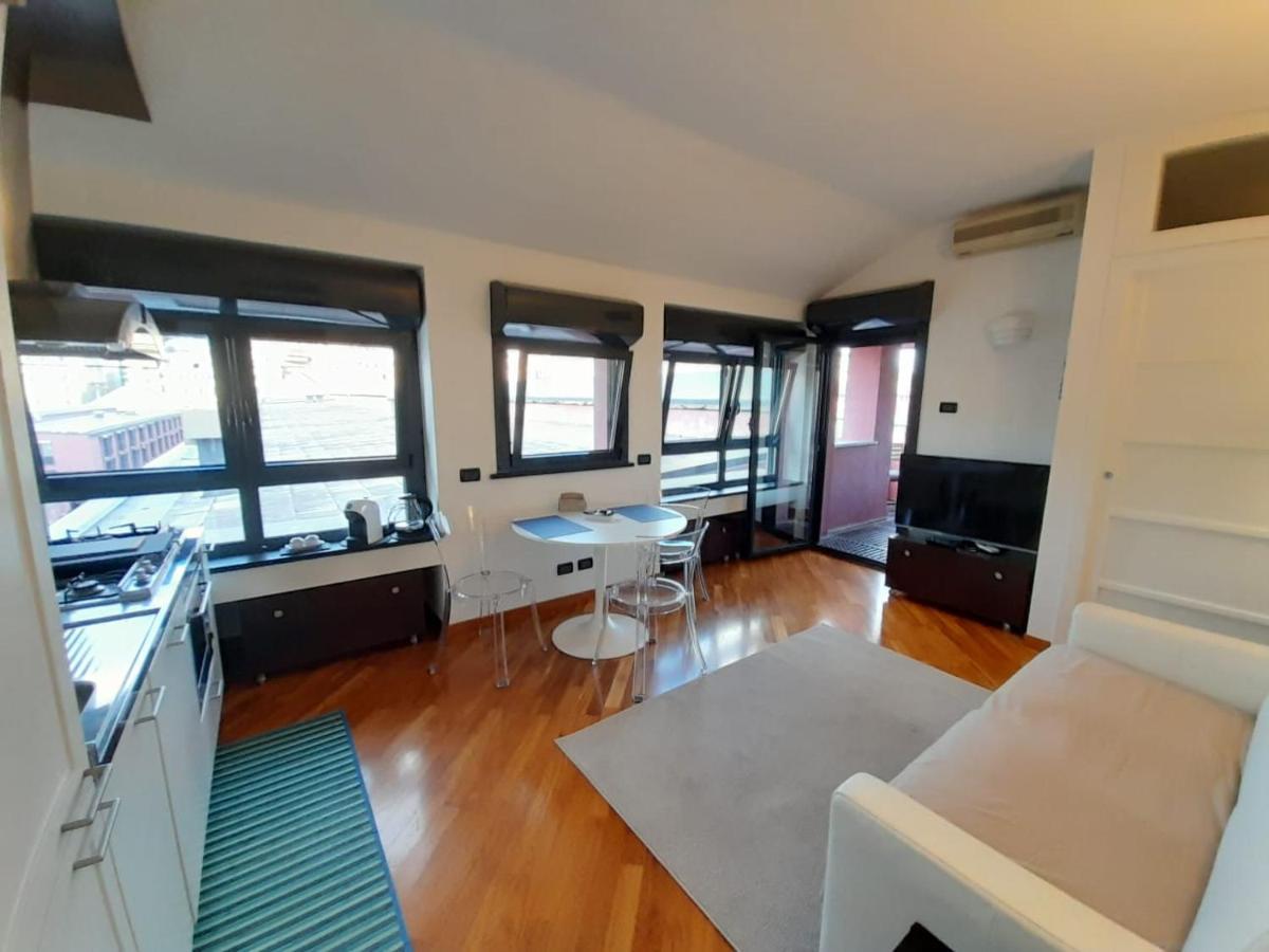 Bilocale Vista Mare Con Terrazzo-Porto Antico- Parcheggio Scontato Lägenhet Genua Exteriör bild