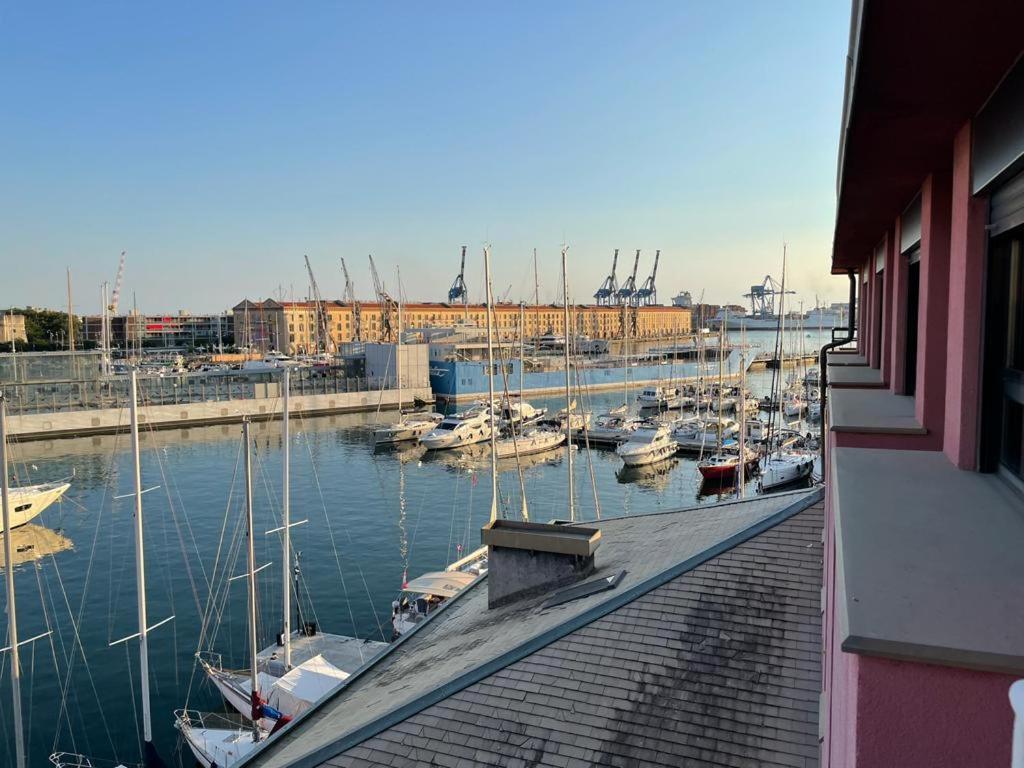 Bilocale Vista Mare Con Terrazzo-Porto Antico- Parcheggio Scontato Lägenhet Genua Exteriör bild