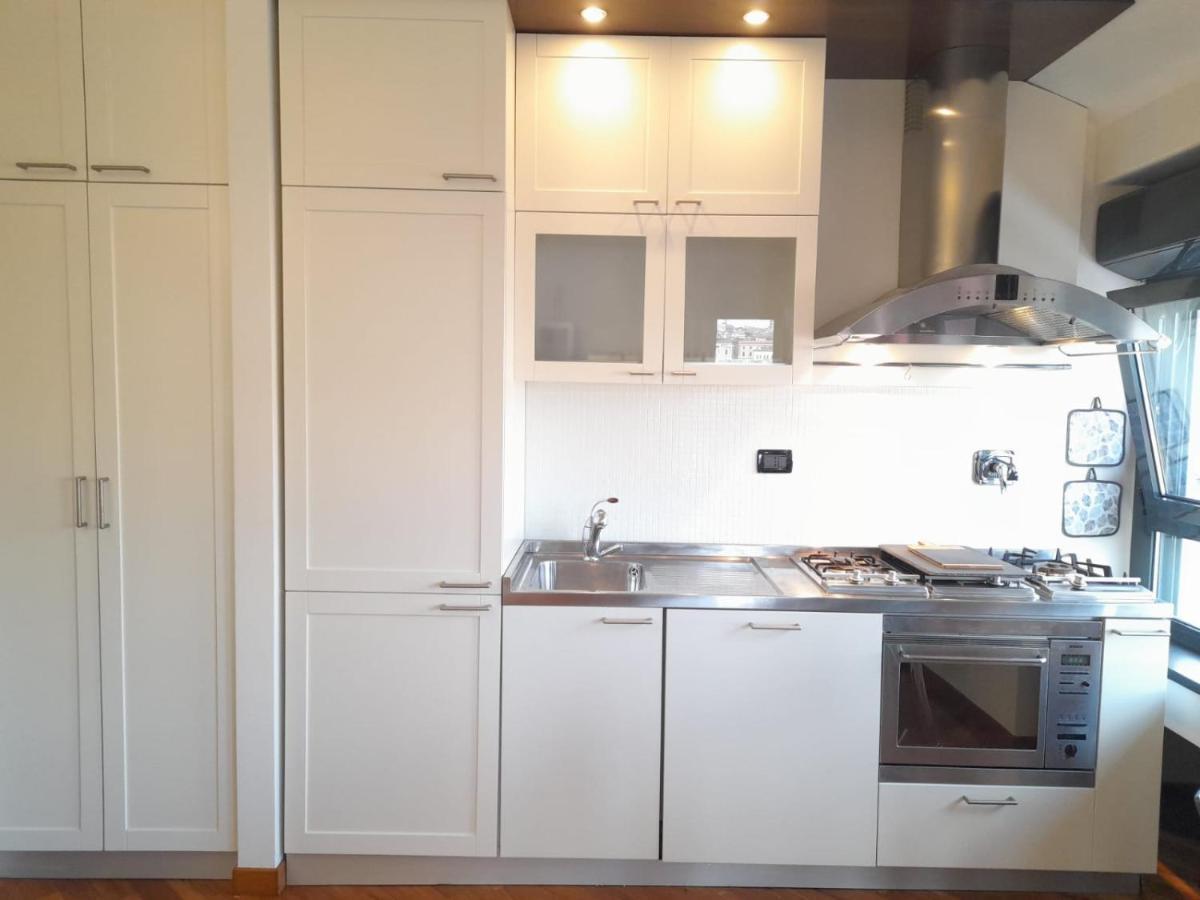 Bilocale Vista Mare Con Terrazzo-Porto Antico- Parcheggio Scontato Lägenhet Genua Exteriör bild