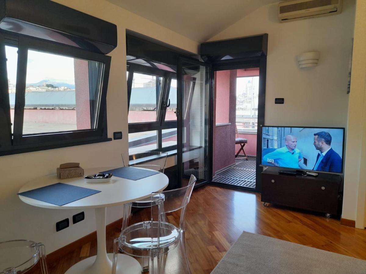 Bilocale Vista Mare Con Terrazzo-Porto Antico- Parcheggio Scontato Lägenhet Genua Exteriör bild